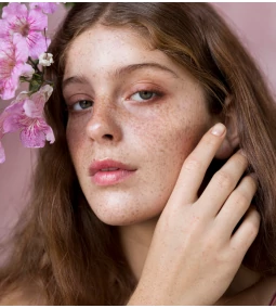 Bakuchiol és retinol: Melyik a neked való anti-aging összetevő?
