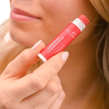 Lavender Tihanyi Eper Kiss Ajakbalzsam E-Vitaminnal és Méhviasszal 5ml