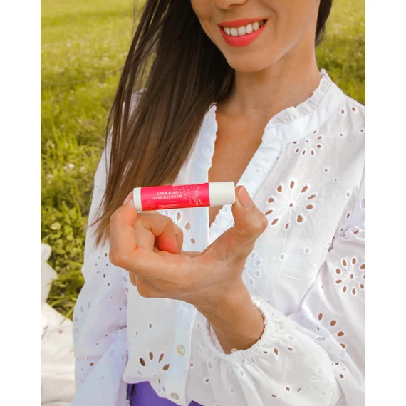 Lavender Tihanyi Eper Kiss Ajakbalzsam E-Vitaminnal és Méhviasszal 5ml